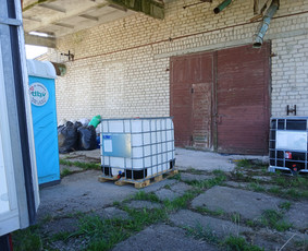 Vandens atvežimas sodyboms statyboms šuliniams. / 1000L talpos ibc konteineriai atveža vandenį / Darbų pavyzdys ID 3979179