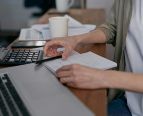 Įmonių steigimas, likvidavimas, kt. teisiniai klausimai - Paslaugos verslui - 4 Paslaugos verslui - Įmonių steigimas, likvidavimas, kt. teisiniai klausimai - 4