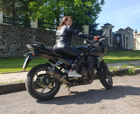 Nuomos paslaugos - Pasivažinėjimas „Kawasaki Z750s“ motociklu su vairuotoju! - 4