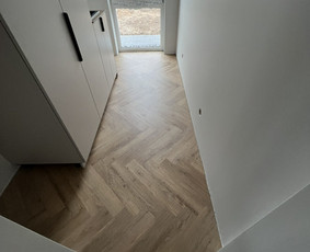 Laminato, Vinilo ir kitų dangų įrengimas. / Grindų meistrai / Darbų pavyzdys ID 3984321