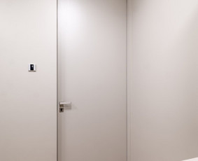 Durys klinikai iki lubų