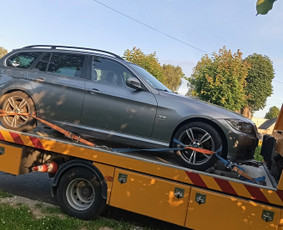 Techninė pagalba kelyje,traliuko paslaugos - Automobilio rato keitimas - 3 Automobilio rato keitimas - Techninė pagalba kelyje,traliuko paslaugos - 3