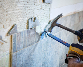 Plytelių demontavimas - Patikima griovimo komanda su patirtimi – Struxo Group - 2