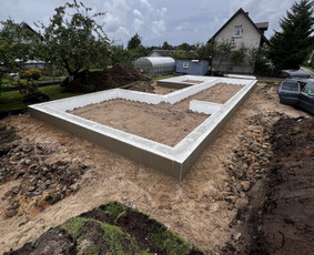 Tvirti Pamatų Sprendimai – Juostiniai ir Poliniai - Pamatų liejimas, įrengimas - 2 Pamatų liejimas, įrengimas - Tvirti Pamatų Sprendimai – Juostiniai ir Poliniai - 2