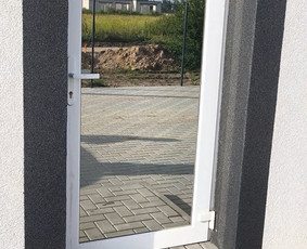 Plėvelės klijavimo paslaugos - Stiklo tamsinimas - 1 Stiklo tamsinimas - Plėvelės klijavimo paslaugos - 1