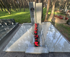 Paminklai, meniški antkapiai, granito plokštės - Kapų tvarkymas, priežiūra - 3 Kapų tvarkymas, priežiūra - Paminklai, meniški antkapiai, granito plokštės - 3