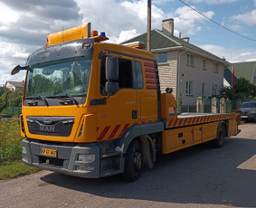 Tech pagalba kelyje 24/7 krovinių pervežimas, tralo paslaug - Automobilio rato keitimas - 2 Automobilio rato keitimas - Tech pagalba kelyje 24/7 krovinių pervežimas, tralo paslaug - 2