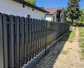 Tvoru lentutes elementai (skardiniai) Akcija - Tvoros pamatai, betonavimas - 3 Tvoros pamatai, betonavimas - Tvoru lentutes elementai (skardiniai) Akcija - 3