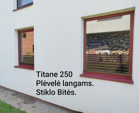 Veidrodinė plėvelė privatumui.