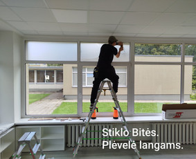 Plėvelė vaikų darželio patalpoms.