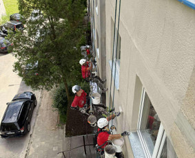 Fasadų modernizacija ir sienų plokščių remontas - Dažymo darbai aukštyje - 3 Dažymo darbai aukštyje - Fasadų modernizacija ir sienų plokščių remontas - 3