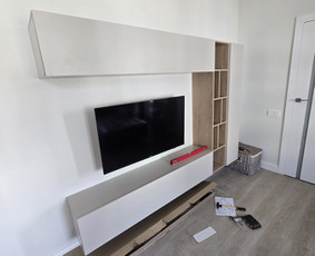 Daiktų kabinimas - Baldų surinkimas, vonių, tualetų montavimas, kriauklių, mai&scaron; - 1