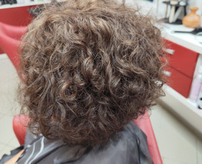 Plaukų garbanojimas - Vyrų moterų Kirpykla Žanlisa &Scaron;iauliuose - 1