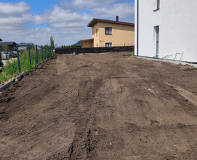 Žemės kasimas, lyginimas - Vikšrinio Bobcat paslaugos. Sklypo lyginimas, trinkelių pagr - 3