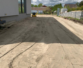 Žemės kasimas, lyginimas - Vikšrinio Bobcat paslaugos. Sklypo lyginimas, trinkelių pagr - 4