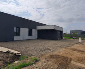 Žemės kasimas, lyginimas - Vikšrinio Bobcat paslaugos. Sklypo lyginimas, trinkelių pagr - 1