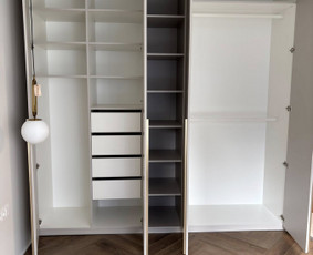 🔨Dar vienas įgyvendintas projektas - moderni, funkcionali ir stilinga virtuvė bei spinta!
Visi baldai gaminti pagal individualų užsakymą, nuo idėjos iki pilno įrengimo.👷‍♂️