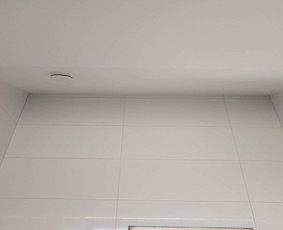 Atlikti darbai: 
- GKP šlaitinių lubų montavimo darbai,
- Led profilių montavimo darbai,
- Glaistymo, dažymo darbai.
Geram rezultatui gauti naudojamos tik aukštos kokybės medžiagos.