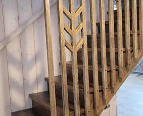 Pakopos, palangės ir stalviršiai iš uosio bei ąžuolo skydų - Mediniai laiptai, gamyba - 1 Mediniai laiptai, gamyba - Pakopos, palangės ir stalviršiai iš uosio bei ąžuolo skydų - 1