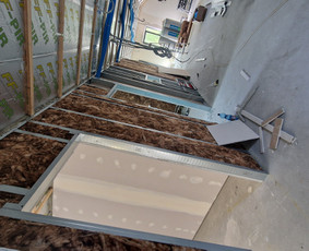 Statybos, apdaila - Gipso darbai plyteliu klijevimas - 1