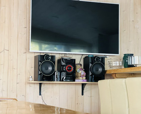 Privati sodyba su pirtimi, kubilu ir ežero pakrante / Leo Complex / Darbų pavyzdys ID 4084513