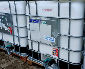 Vandens atvežimas sodyboms statyboms šuliniams. / 1000L talpos ibc konteineriai atveža vandenį / Darbų pavyzdys ID 4090383