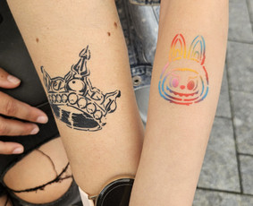 Laikinos tatuiruotės: Uv, juodos, spalvotos! - Pramogos vaikams - 1 Pramogos vaikams - Laikinos tatuiruotės: Uv, juodos, spalvotos! - 1