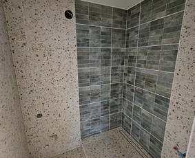 Plytelių klijavimas - Vidaus apdailos darbai - 1