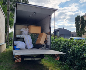 Šiukšlių išvežimas ir krovinių pervežimas - Senų baldų išvežimas - 1 Senų baldų išvežimas - Šiukšlių išvežimas ir krovinių pervežimas - 1