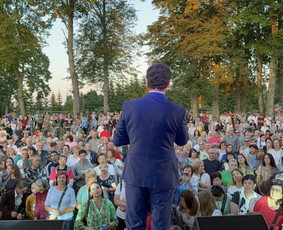 Renginių, koncertų, įmonių, bendruomenių vedėjas - Viešųjų renginių vedimas - 1 Viešųjų renginių vedimas - Renginių, koncertų, įmonių, bendruomenių vedėjas - 1