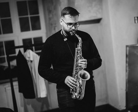 Saksofono muzika - Dainininkai, muzikos grupės - 3 Dainininkai, muzikos grupės - Saksofono muzika - 3