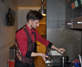 Mobilus baras ir kokteiliai jūsų šventėi - Barmenai, gėrimai renginiams - 3 Barmenai, gėrimai renginiams - Mobilus baras ir kokteiliai jūsų šventėi - 3