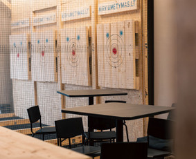 Kirvių Mėtymas Su Instruktažu! - Ekstremalios pramogos - 2 Ekstremalios pramogos - Kirvių Mėtymas Su Instruktažu! - 2