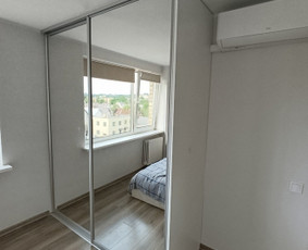 Stumdomų durų,spintų gamyba,projektavimas,montavimas. / Spintų gamyba / Darbų pavyzdys ID 4109492
