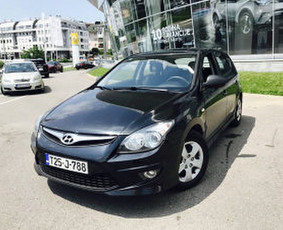 Toyota Prius nuoma - Kokybiska bei nebrangi Automobiliu nuoma Vilniuje - 4