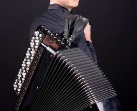Gyva muzika jūsų vestuvėms ar renginiams – bajanas akordeona / Yevgenii Musiiets / Darbų pavyzdys ID 4123954