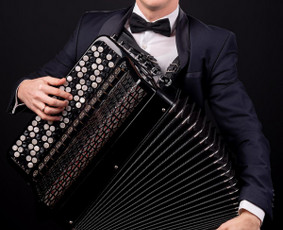 Gyva muzika jūsų vestuvėms ar renginiams – bajanas akordeona / Yevgenii Musiiets / Darbų pavyzdys ID 4123958