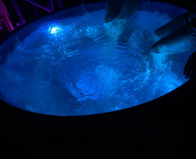 Kubilas Kaune su Jacuzzi, Led Apšvietimu ir Stalu Gėrimams / Tubas / Darbų pavyzdys ID 4124082