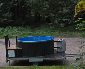 Kubilas Kaune su Jacuzzi, Led Apšvietimu ir Stalu Gėrimams / Tubas / Darbų pavyzdys ID 4124486