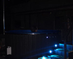 Kubilas Kaune su Jacuzzi, Led Apšvietimu ir Stalu Gėrimams / Tubas / Darbų pavyzdys ID 4124496