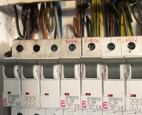 Elektrikas - Skubus elektriko iškvietimas - 1 Skubus elektriko iškvietimas - Elektrikas - 1