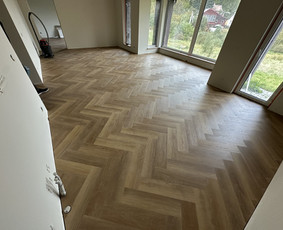 Laminato, vinilo (click sistema) klojimas, išlyginamasis / DASS grindų sprendimai / Darbų pavyzdys ID 4130434