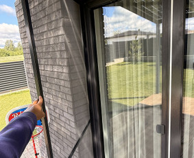 Visų tipų roletai, žaliuzės ir tinkleliai nuo vabzdžių. - Tinkleliai nuo uodų, montavimas - 1 Tinkleliai nuo uodų, montavimas - Visų tipų roletai, žaliuzės ir tinkleliai nuo vabzdžių. - 1