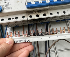 Elektros instaliacijos darbai - Skubus elektriko iškvietimas - 1 Skubus elektriko iškvietimas - Elektros instaliacijos darbai - 1