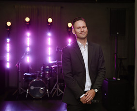 Šarūnas Džiugas renginių vedėjo ir dj komanda, Lt-en - Renginių vedėjai - 2 Renginių vedėjai - Šarūnas Džiugas renginių vedėjo ir dj komanda, Lt-en - 2