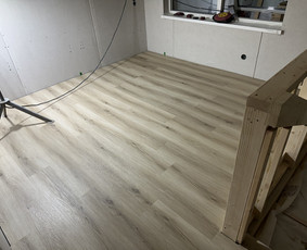 Laminato, vinilo (click sistema) klojimas, išlyginamasis / DASS grindų sprendimai / Darbų pavyzdys ID 4137098