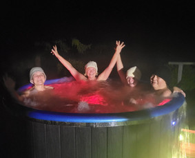 Kubilas Kaune su Jacuzzi, Led Apšvietimu ir Stalu Gėrimams - Nuomos paslaugos - 2 Nuomos paslaugos - Kubilas Kaune su Jacuzzi, Led Apšvietimu ir Stalu Gėrimams - 2
