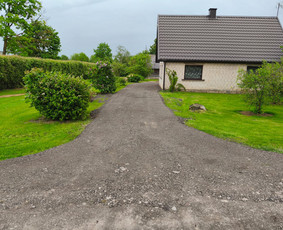 Žvyras,smėlis,juodžemis,skalda įvairiais kiekiais - Žemės kasimas, lyginimas - 2 Žemės kasimas, lyginimas - Žvyras,smėlis,juodžemis,skalda įvairiais kiekiais - 2