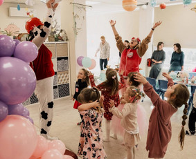 Personažai- šventė į jūsų namus! - Teminės šventės vaikams - 1 Teminės šventės vaikams - Personažai- šventė į jūsų namus! - 1