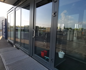 Valymo paslaugos. Biurų, namų, langų valymas. / Darbšti Ragana su šluota / Darbų pavyzdys ID 4144286